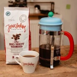 Jones Brothers Coffee The Big Shot Koffiebonen - 6 X 500 Gram 10 Jones Brothers Coffee The Big Shot Koffiebonen - 6 X 500 Gram -Koffie Tijd Winkel 1200x1200 170