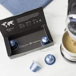 Aroma Club - Nespresso Compatible Capsules (120 St.) - No. 5 Decaf John - Intensiteit 3/5 - Decaf - 100% Aluminium Koffiecups 11 Aroma Club - Nespresso Compatible Capsules (120 St.) - No. 5 Decaf John - Intensiteit 3/5 - Decaf - 100% Aluminium Koffiecups -Koffie Tijd Winkel 1200x1200 65