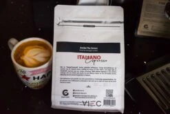 Italiano Espresso Honey Process Vietnamese Koffiebonen Aanbieding 250g GAIA Cafe 25 Italiano Espresso Honey Process Vietnamese Koffiebonen Aanbieding 250g GAIA Cafe -Koffie Tijd Winkel 1200x800 17
